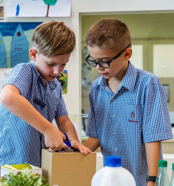 Middleton International School Children From Primary